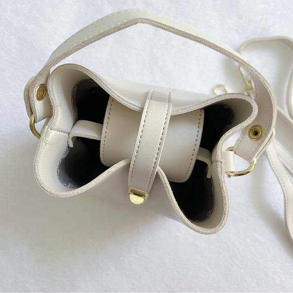 SHEIN Mini Bucket Crossbody Bucket Bag Cream - Picture 5 of 12